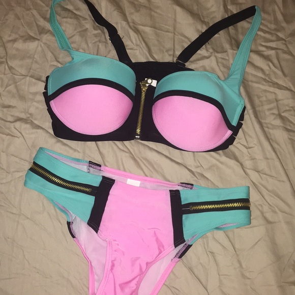 Color Block Bikini with 2 bottoms - Picture 1 of 6